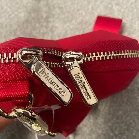 Lululemon Heart Wristlet Oxford Red - Picture 5 of 7